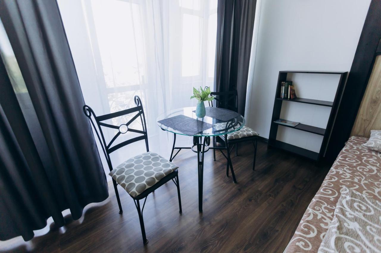 Apartments Біля Жд Вокзалу Ivano-Frankivsk Exterior photo